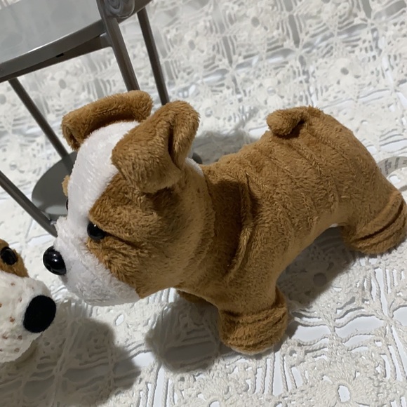 American Girl Dogs & Table. Bulldog & Dachshund. . - Picture 13 of 16